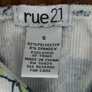 cute stylish crop top from rue 21